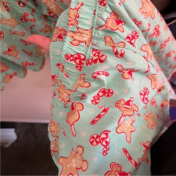 Disney Gingerbread Candy Cane Mickey Mouse Adult Pajamas Womens xl Christmas pjs - Picture 12 of 13